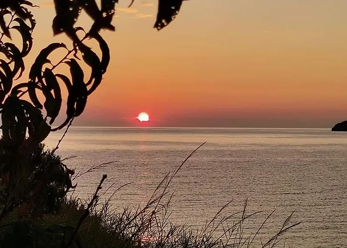 Hidden Paradise آغيوس غيوريوس باغون